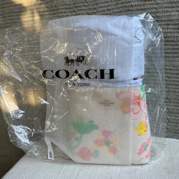 COACH LARGE Town Bucket Bag With Dreamy Land Floral Print BRAND NEW WITH TAGS - Picture 5 of 11